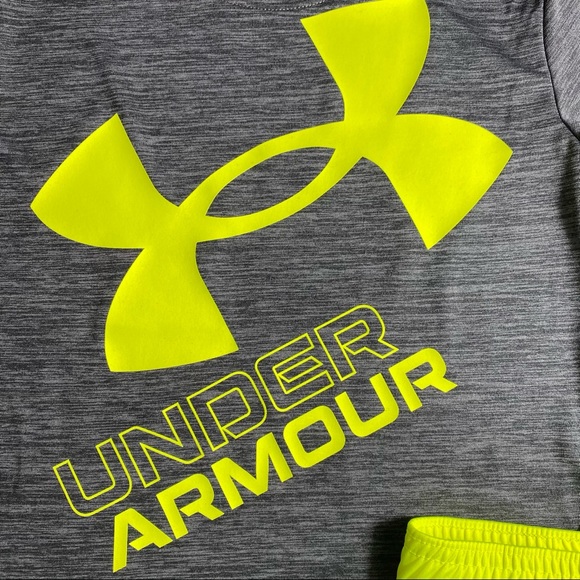 Under Armour Boys Tee Shirt & Shorts Set Outfit - Picture 3 of 7